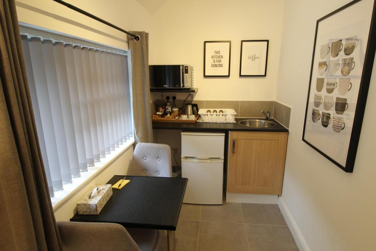 Anson Studios Walsall M6, J10 Екстериор снимка
